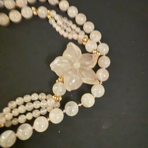 Vintage carved pink quartz Beaded Necklace - Picture 3 of 4